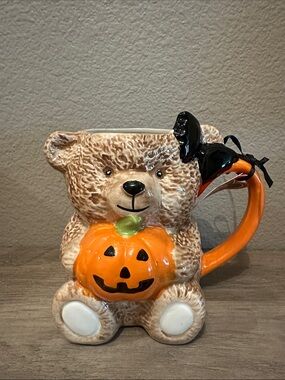 Creepy Critters Bear Holding Pumpkin Mug